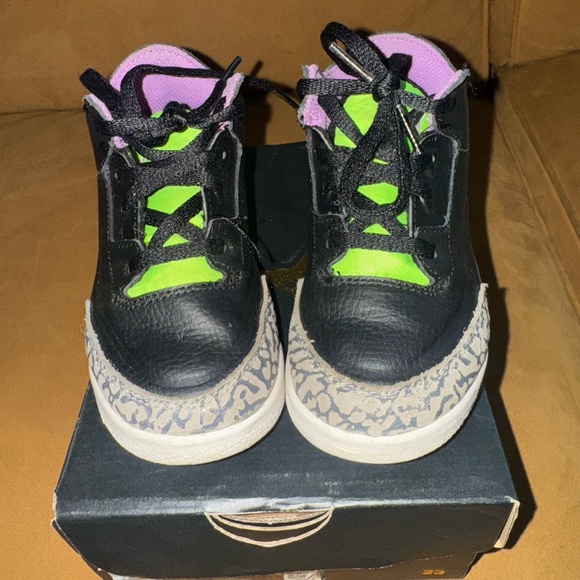 Jordan 3 retro , toddler size 10C - Picture 2 of 5